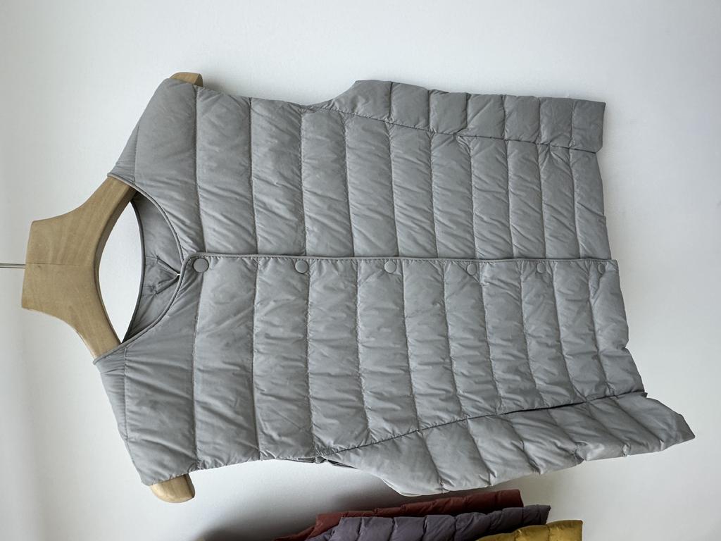 White duck down Pinghu light down jacket, vest liner, round neck V-neck variable thermal vest, vest, free storage bag.