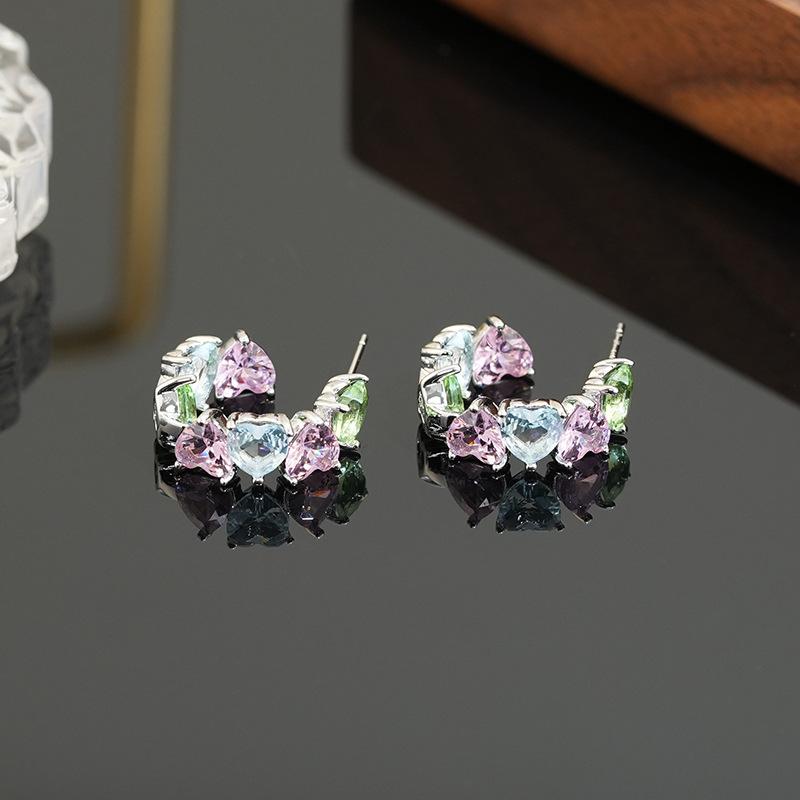 

Серьги в форме буквы C с цветным цирконием Love Fashion Temperament Dopamine Earrings Light Luxury Sweet Stud Earrings