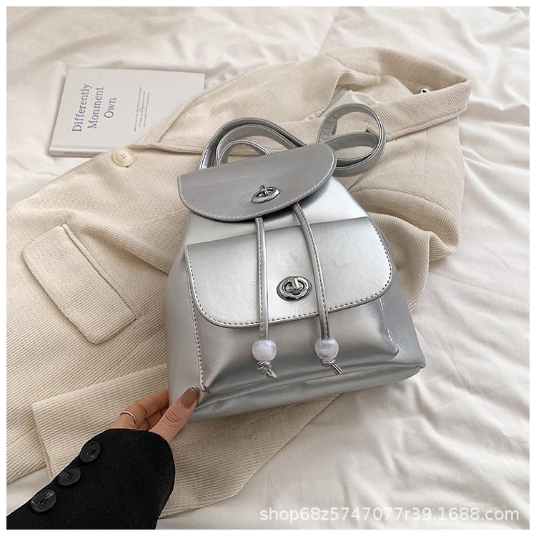 Korean niche design student backpack Xiaohongshu live broadcast super fire small fragrant travel bag college style small schoolbag