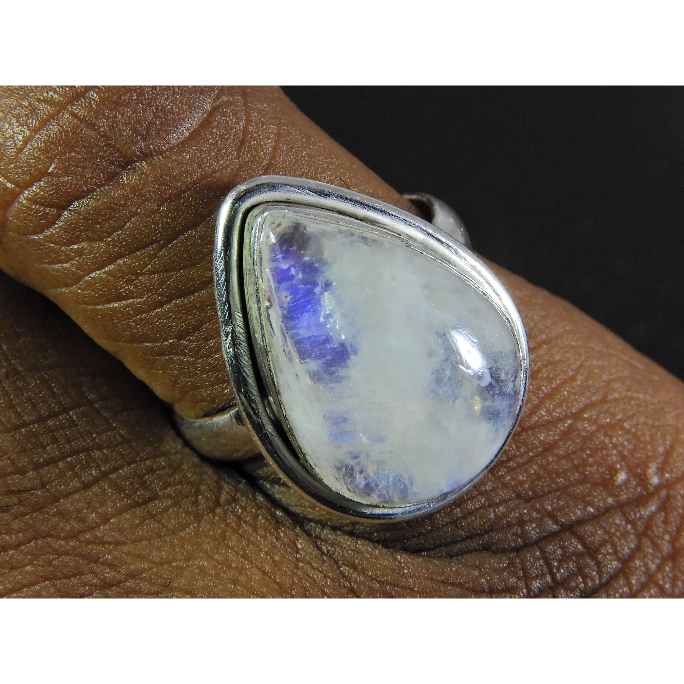 

Natural Rainbow Moonstone 925 Solid Sterling Silver Ring Size US-8.5 PG-64