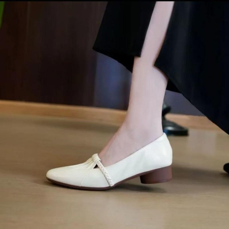 Autumn Retro Pointed Head Shallow Mouth Single Shoes Women's Low Heel Super Soft Thick Heel Temperament Versatile Temperament Small Leather Shoes