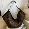 Retro Simple Autumn New Women's Bags Fashionable Large-capacity Tote Bags, Armpit Bags, Large Bags, Leopard Print Bucket Bags