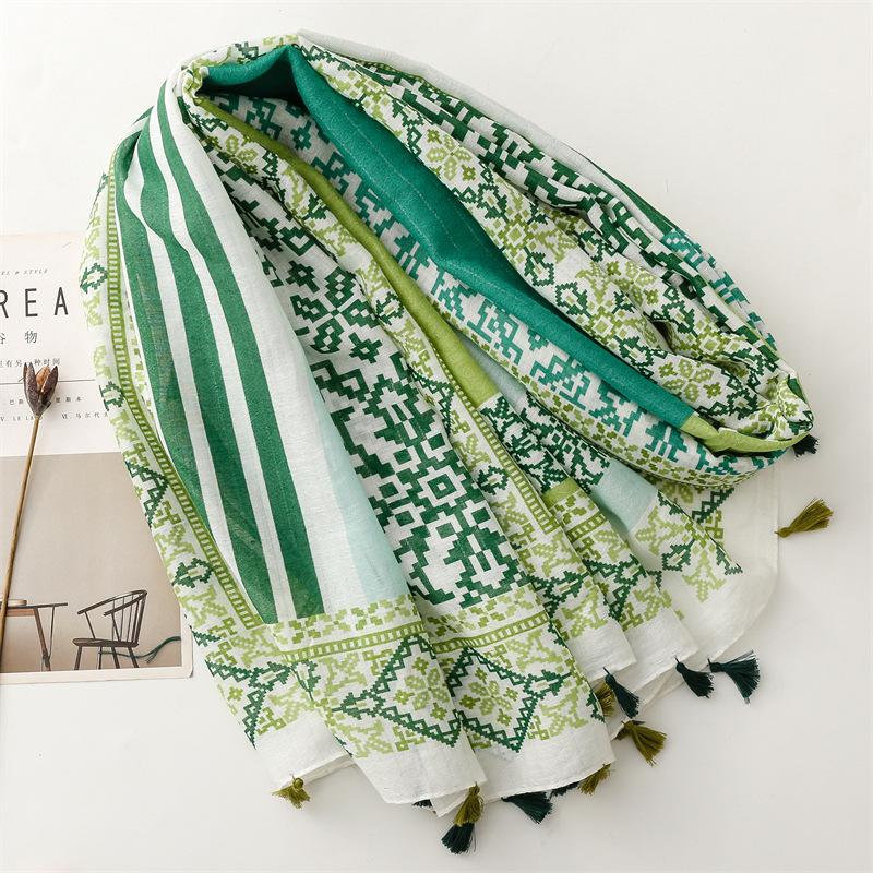 Tourist Sunscreen Shawl Bohemian Green Geometric Vacation Photography Cotton And Hemp Texture Scarf With Silver Thread