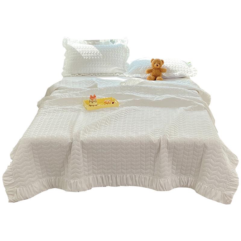 Pleated Cream Style Summer Quilt: Lightweight, Solid Color for Air Conditioning