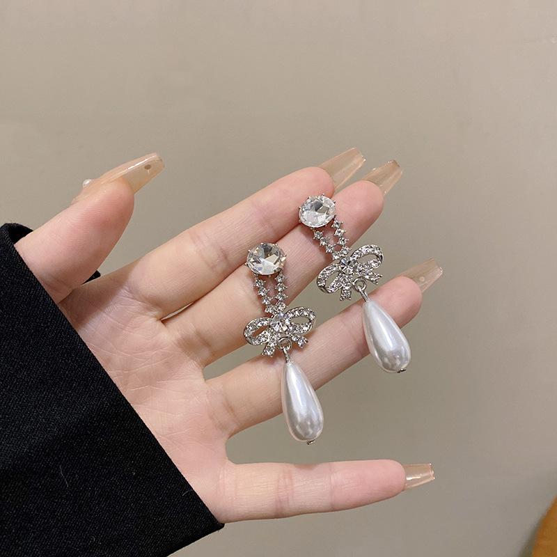 Flash Diamond Bow Pearl Earrings Women's Niche Design Sense High-end Long Earrings Exquisite Earrings