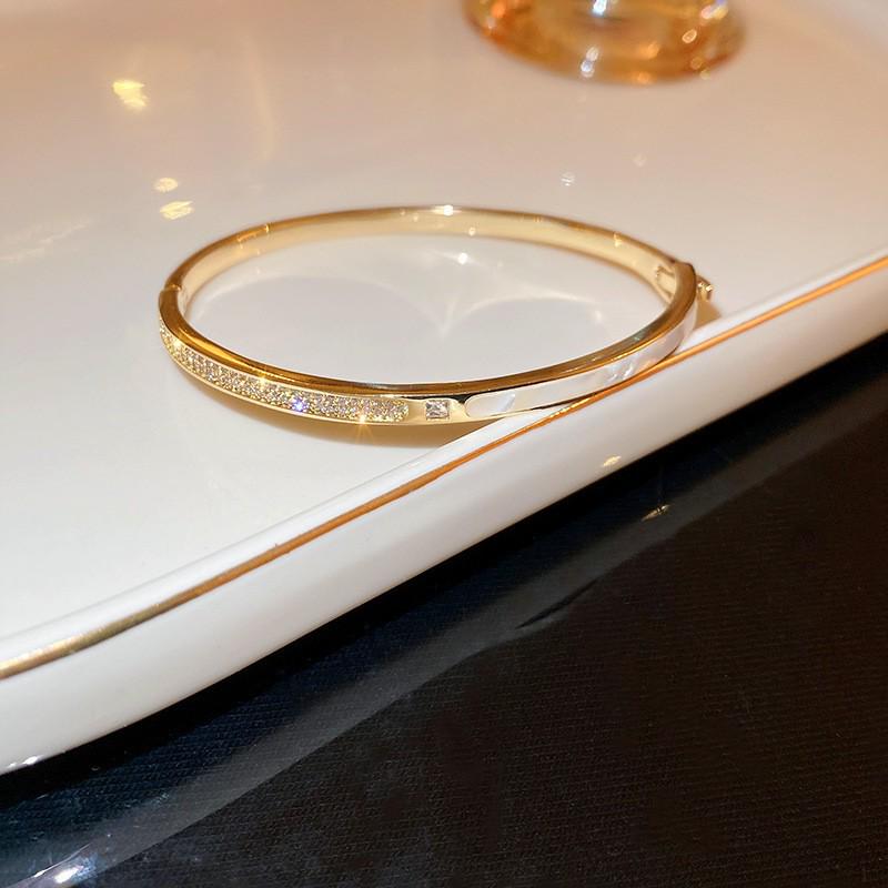 2025 Luxe Gold-Plated Diamond Letter Bangle: Versatile & Elegant Women's Jewelry
