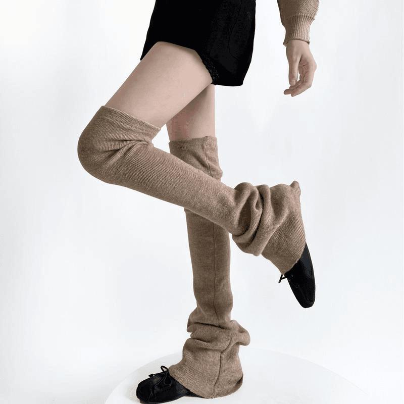 Slightly Flared High-top Sock Knit with An Atmosphere, Creamy White for Slimming, Versatile Leg Covers, Solid Color Over-the-knee Socks