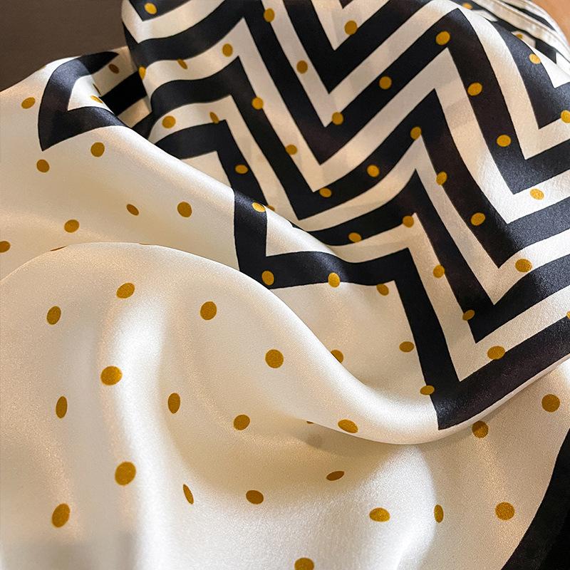 Luxury Brand Scarf 100% Silk Bandana dot Women Square Scarves Wrap Kerchief Mulberry Spring Fashion High Hijab Shawls Foulard