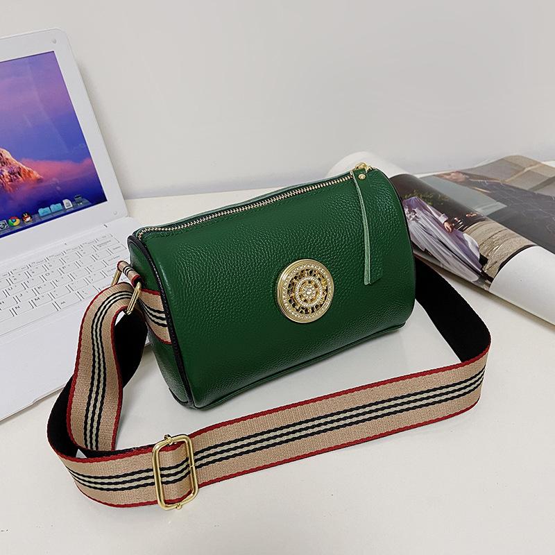 Fashionable and Retro Genuine Leather Large Capacity Shoulder Bag Trendy and Simple Crossbody Bag Stylish for Women