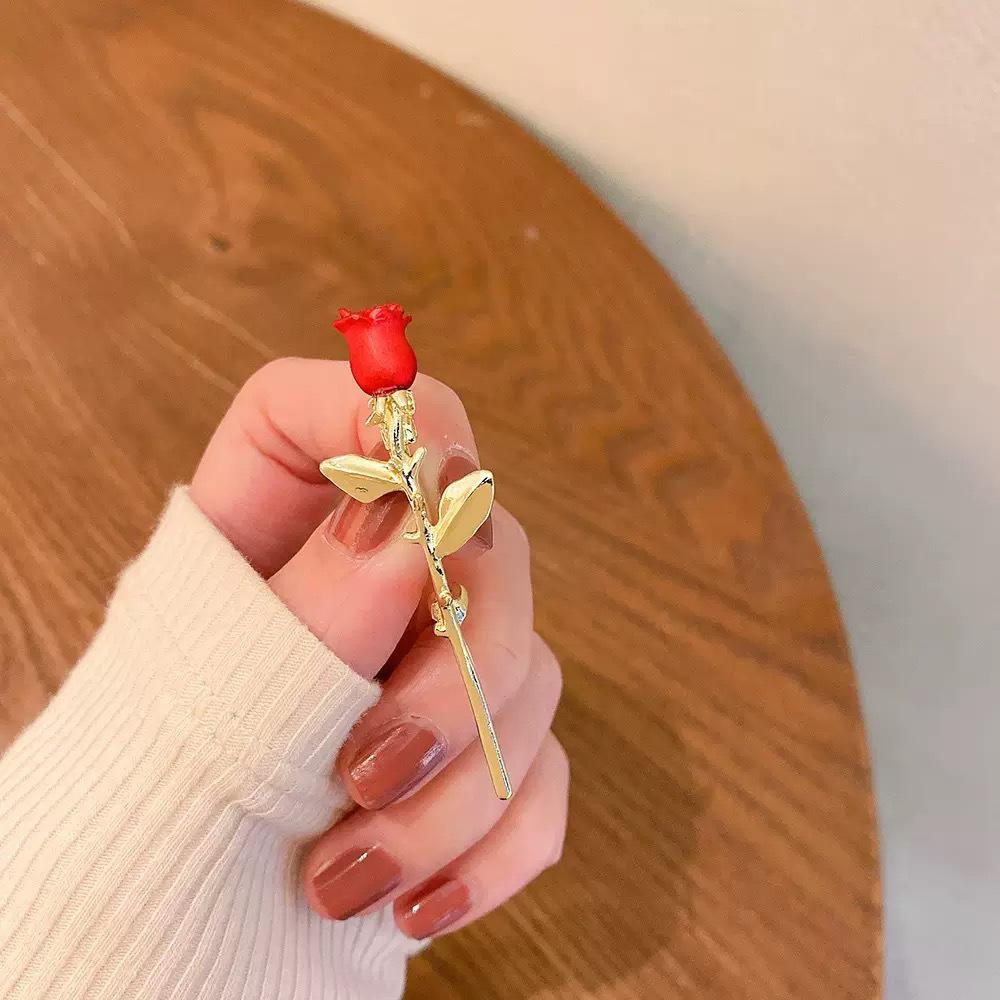 Роскошная праздничная брошь-булавка в виде красной розы: Элегантная брошь для костюмов, вечерних платьев и корсажей