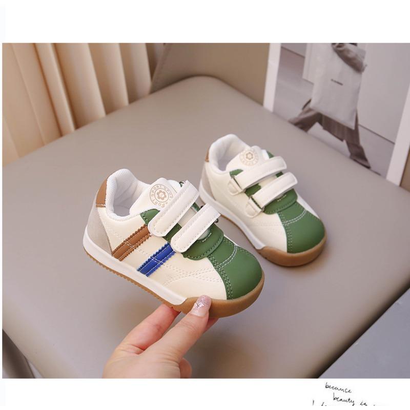 Kinder Freizeitschuhe Frühling und Herbst neue Kleinkindschuhe Jungen Baby weiche Sohle rutschfest Forrest Gump Schuhe Jungen weiße Schuhe Trend