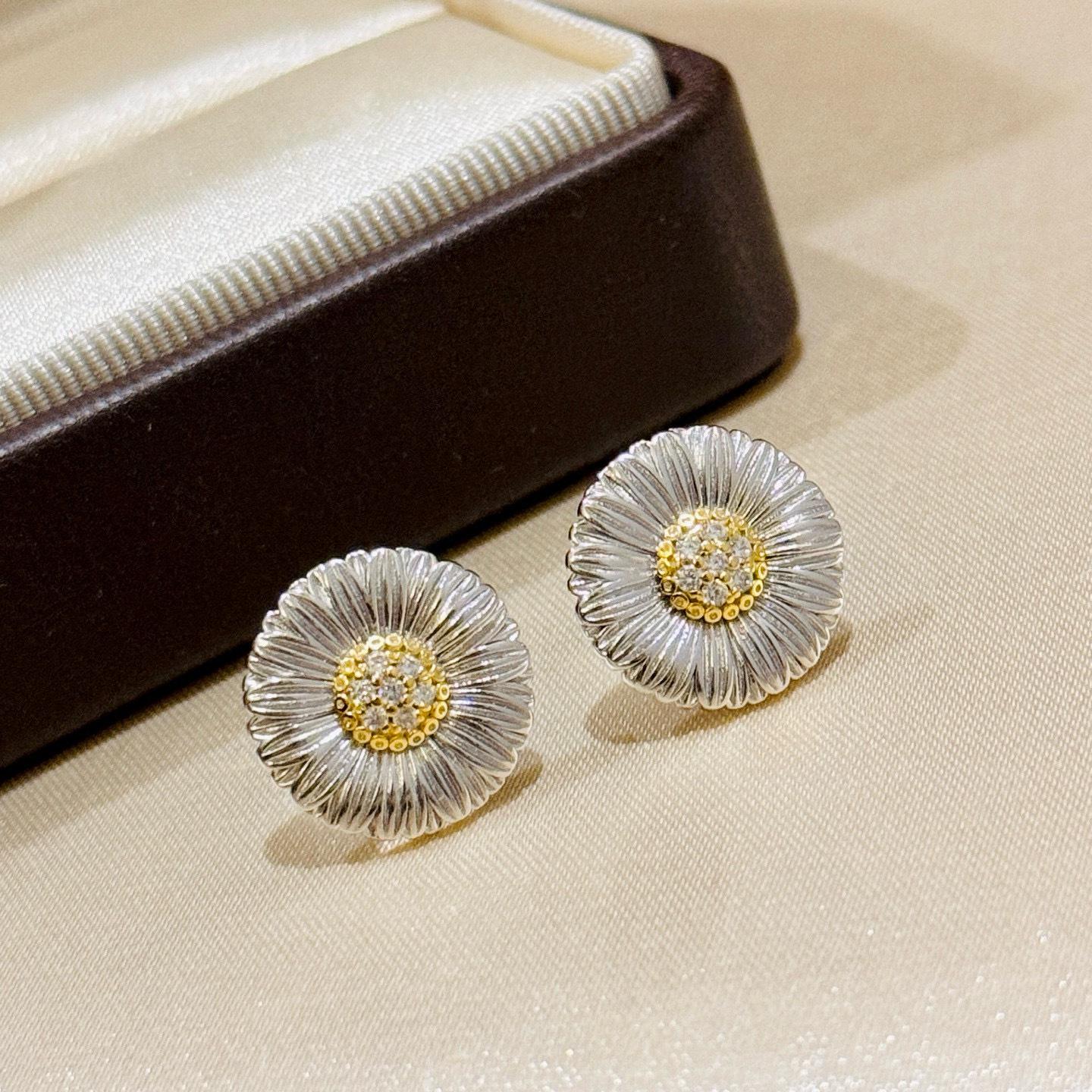 

New Vintage 100% Pure 925 Sterling Silver Earrings Pave Aaa Zircconia Frosted Daisy Flower Ear Ear Stud For Women Luxury Jewelry