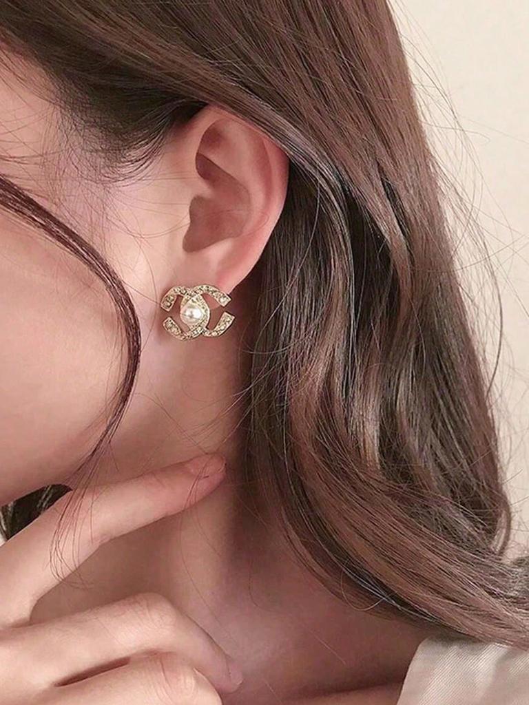 2 Stück Double C Perlenohrringe für Damen, Leichter Luxus Nischen-Design mit einem Gefühl von Luxus, Tägliches Tragen Mit Geschenk-Gabe Temperament Ohrringe