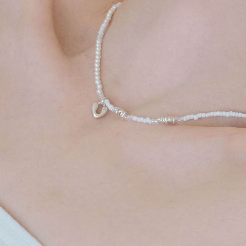 XI`ANN Embrace white beads N Embrace bead necklace (white)
