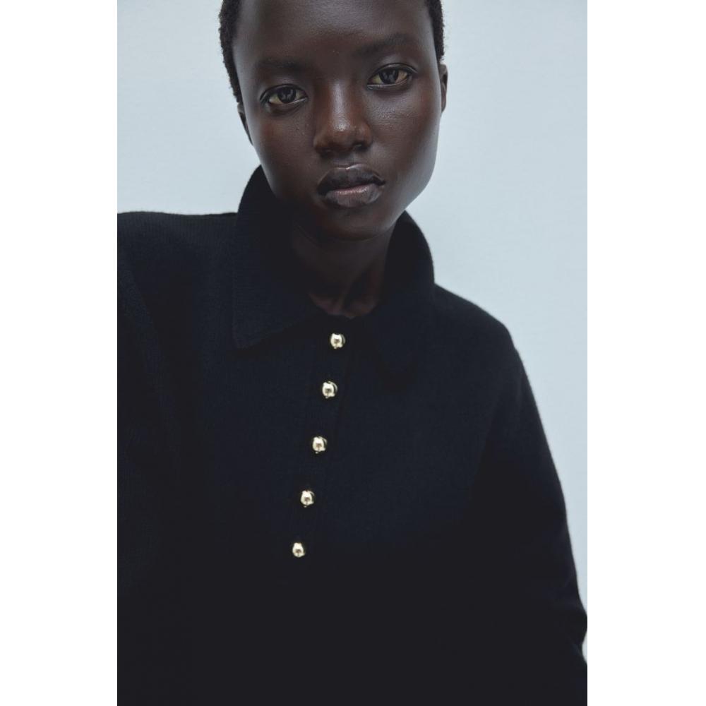 

Платье из тонкого трикотажа с воротником HM черного цвета