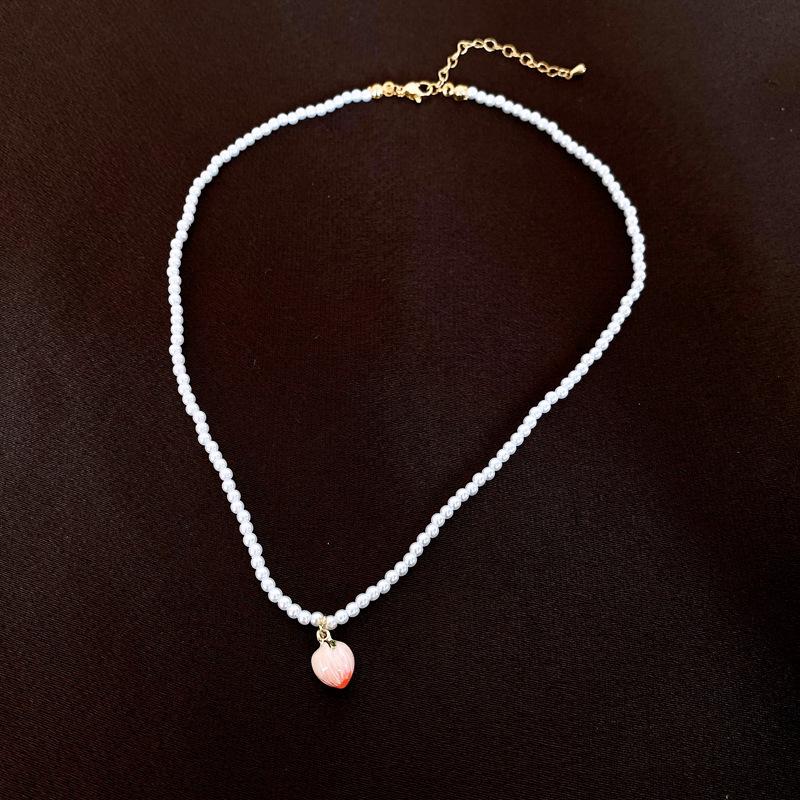 Dopamine Pearl Necklace: Retro Court Style Versatile Clavicle Chain for Women