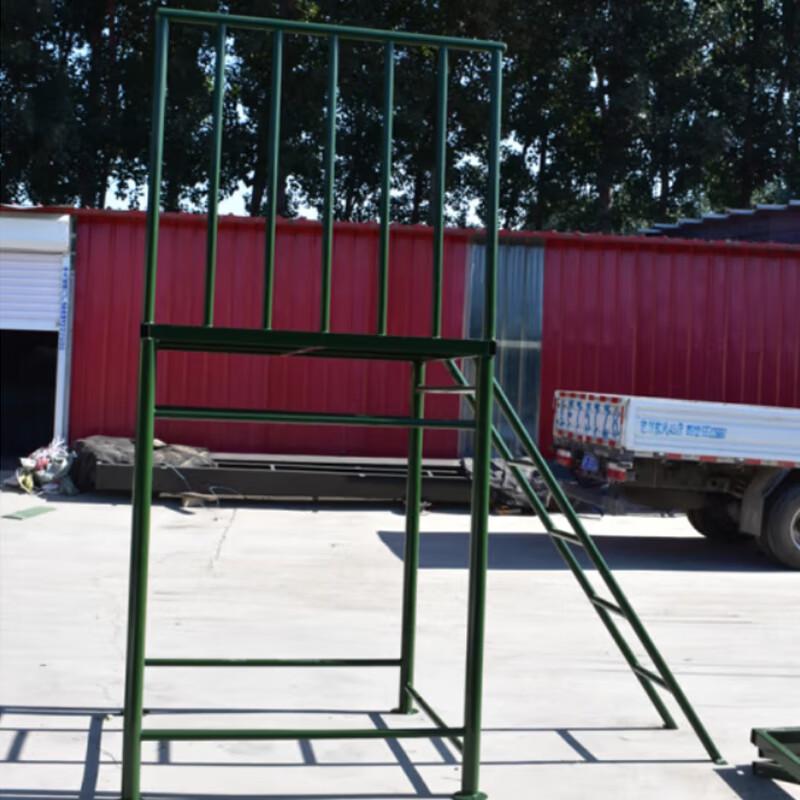 

Outdoor Trust Fall Training Platform