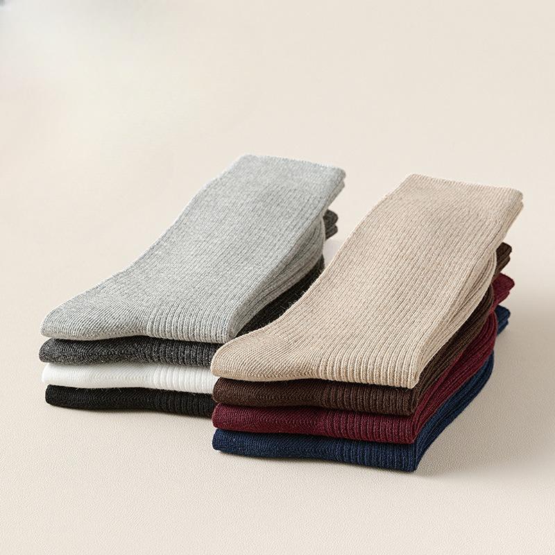 Women's Mid-calf Socks, Sweat-absorbing and Breathable, Solid-colored Cotton Socks for Autumn and Winter, Black and White Pile Socks, Long Socks