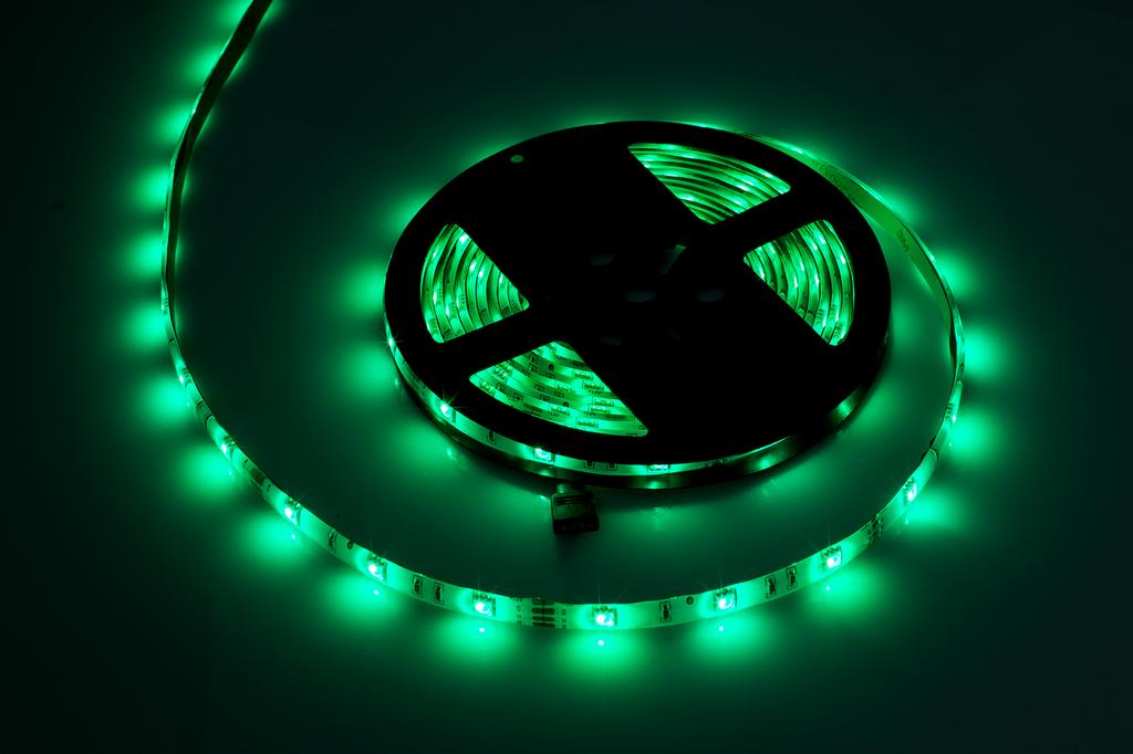 LED-Streifen 5m RGB 5050SMD 12V 24W farbenfrohe wasserdichte Dioden-Lichterkette Rebel