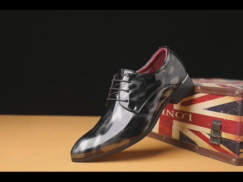 "New Four Seasons Men's Pointed Toe Formal Shoes – Trendy Large Size British Style Men's Shoes"