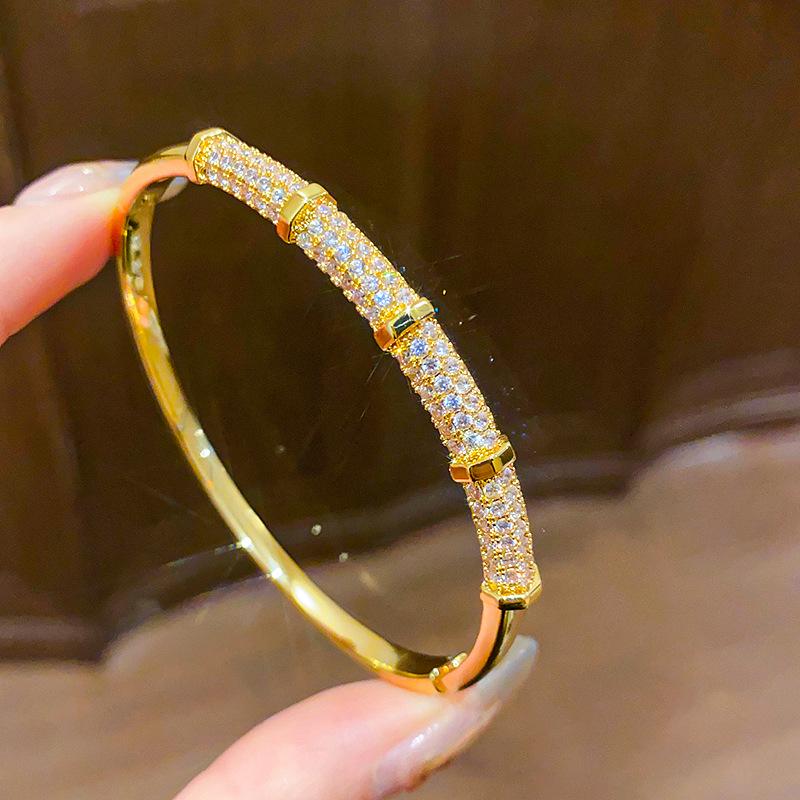 Gold-Plated Zircon Round Buckle Bangle - Elegant Korean Retro Style Bracelet for Women