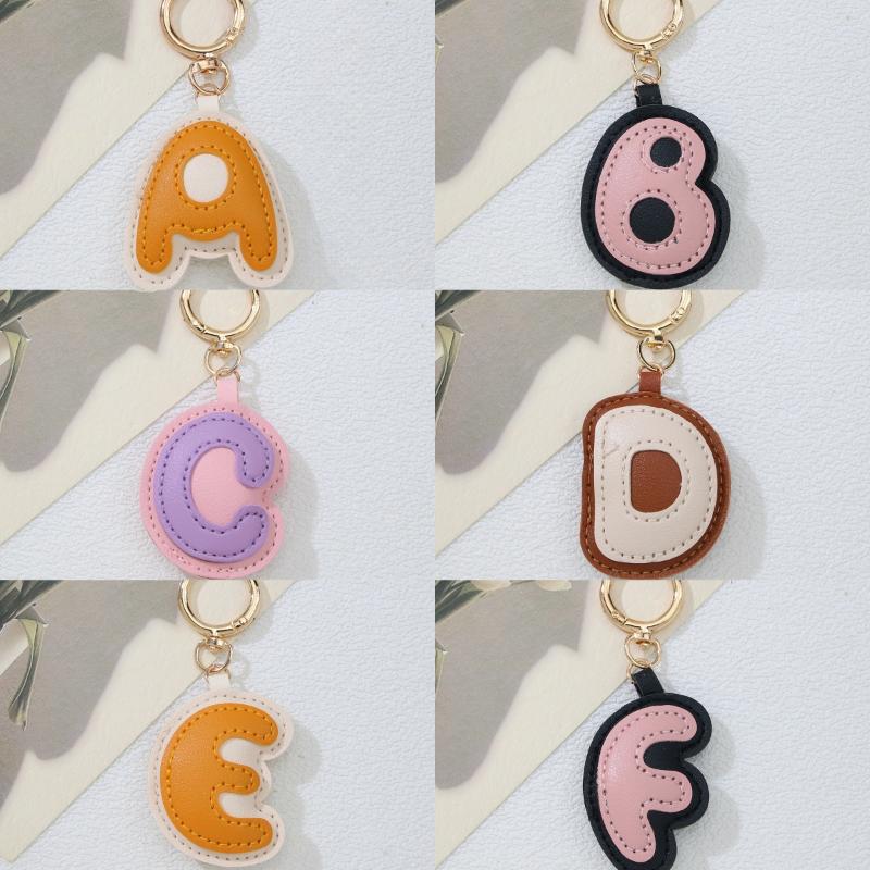 PU-Leder Bonbonfarbe A bis Z Initialen Schlüsselanhänger für Damen Einfach Mode Rucksack Telefonanhänger Autoschlüsselanhänger Schmuck Geschenke