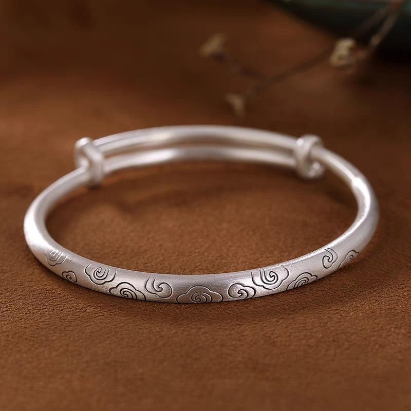 New Xiangyun retro push-pull simple fashion female youthful temperament solid matte bracelet for girlfriend and mother gift