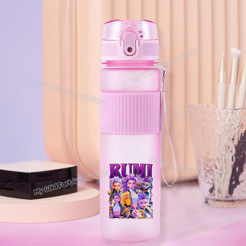 550ml KPop Demon Hunters Kids Sports Water Bottle Rumi Mira Zoey Girl Straw Drink Cup Huntrix Cute Cartoon Bottle Birthday Durable Gift
