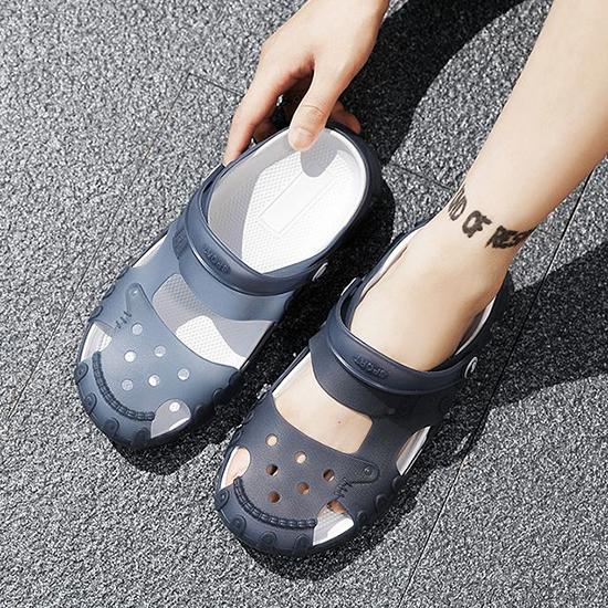 Cave Shoes for Men, Sandals for Summer Fashion, Breathable Beach Shoes for Outdoor Wear, Dual-purpose Sandals with Men's Toe Caps, Slippers