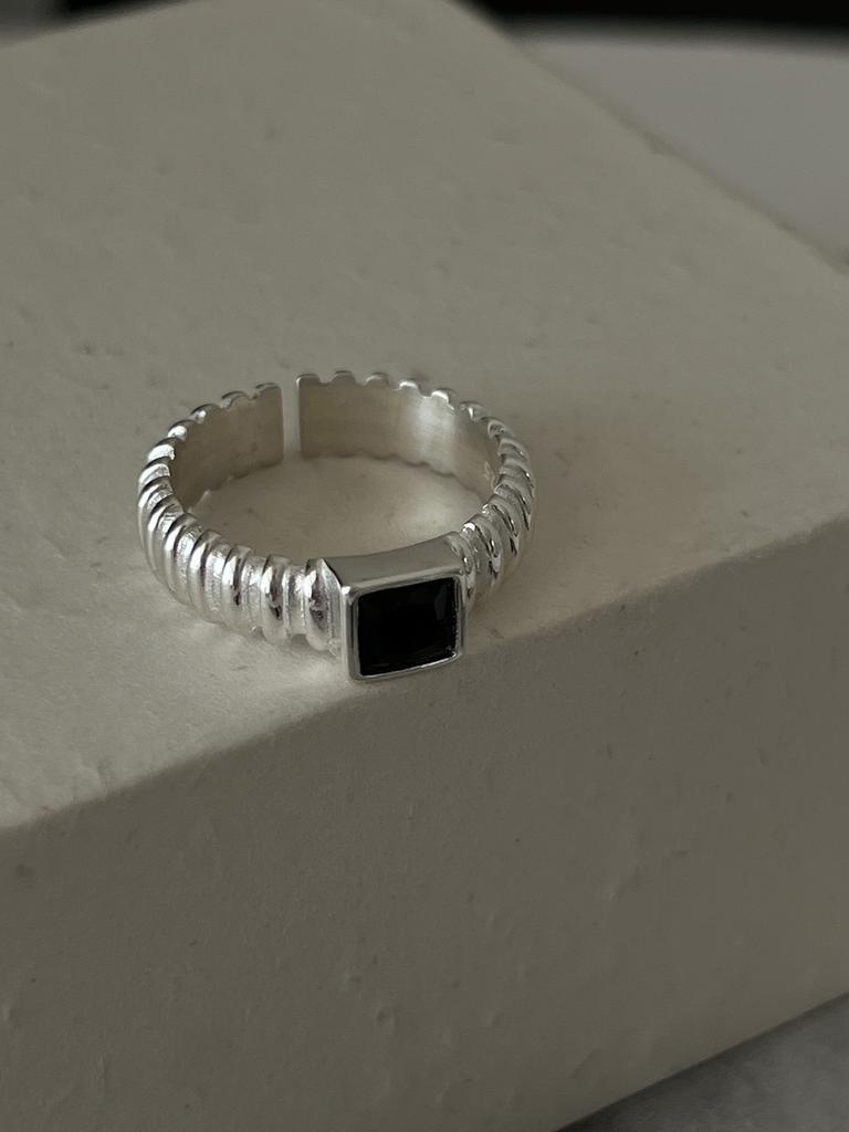 Δαχτυλίδι από Ασήμι 925 Γεωμετρικό Πολυεπίπεδο με Στρογγυλές Χάντρες Γυναικεία Μόδα Punk Τemperament Αντιαλλεργικό Στολίδι Κοσμήματα