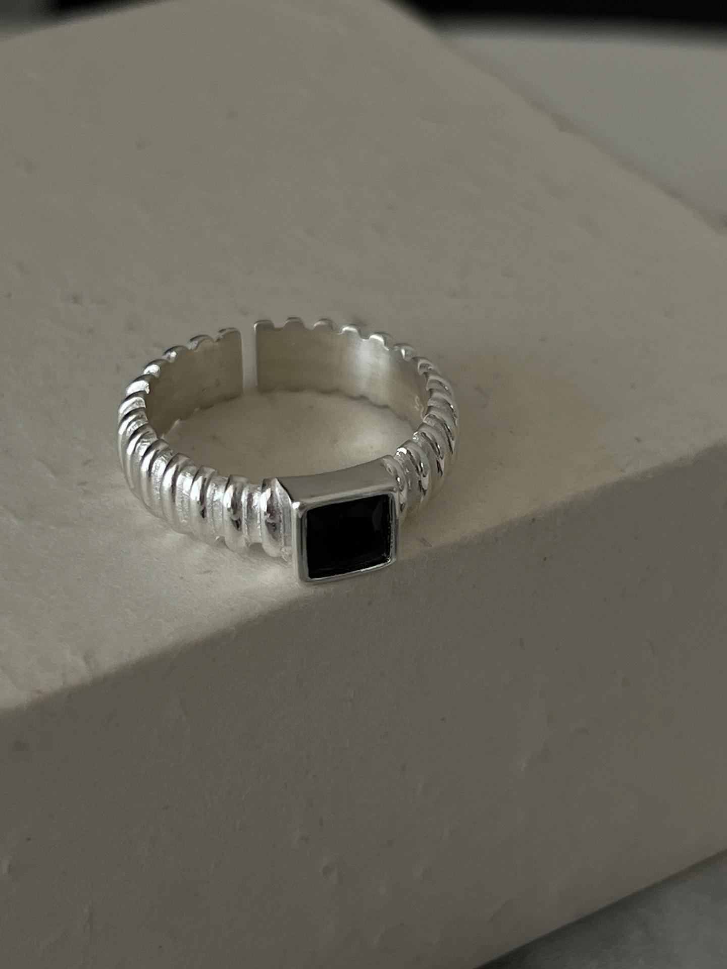 

S925 Sterling Unique Silver Geometric Design Ring With Adjustable Fit For Women J6018