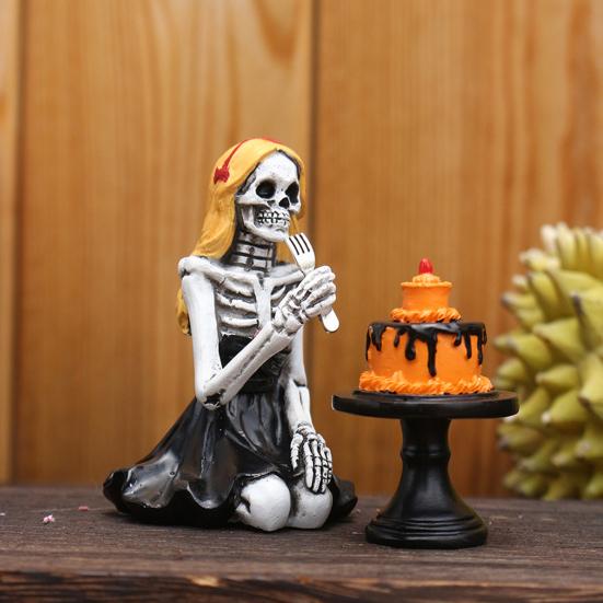 Skeleton Girl Ornament Skeleton Girl Eating A Cake Figurine Gothic Tabletop Sculpture for Halloween Party Decoration