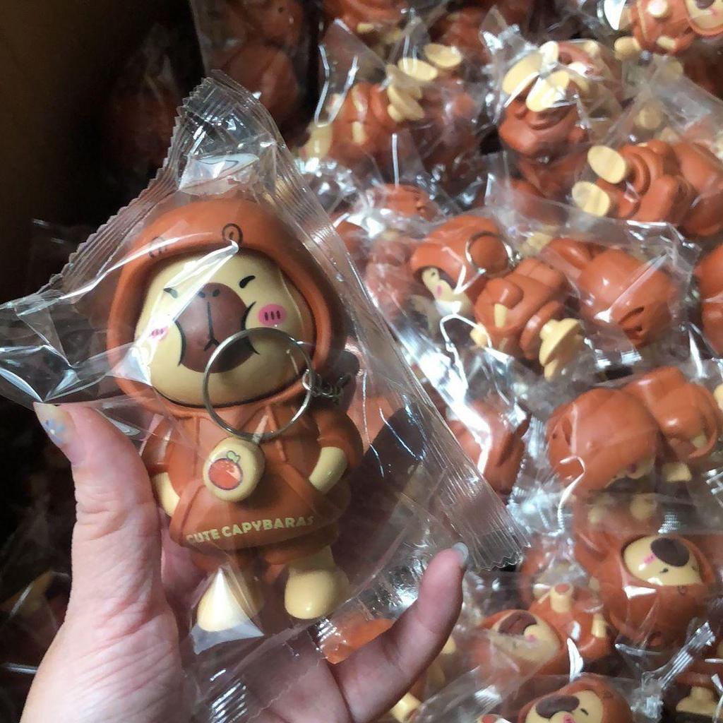 Capybara Face-Changing Keychain Toy - Cartoon Charm & Ornament Gift
