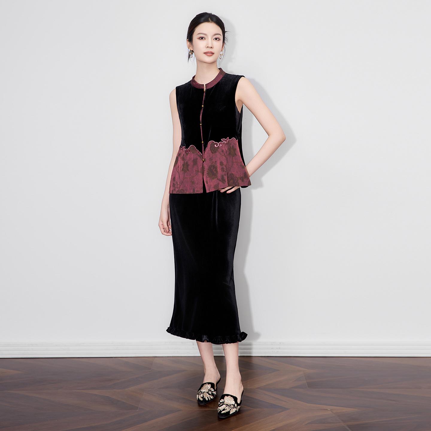 

New Chinese Style Xiangyun Yarn Jacquard Patchwork Vest - Women s Retro Velvet, Early Autumn Style. XXL