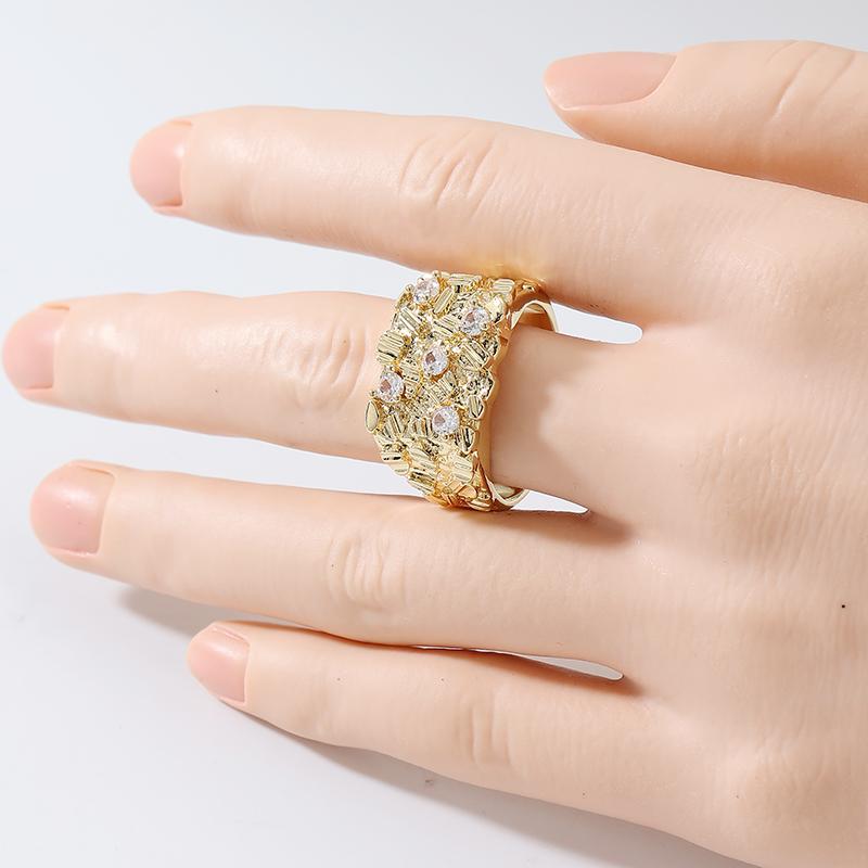 Classic Inlaid White CZ Women's Ring Vintage Gold Color Hand Carving Daily Wear Party Jewelry Anniversary Gift