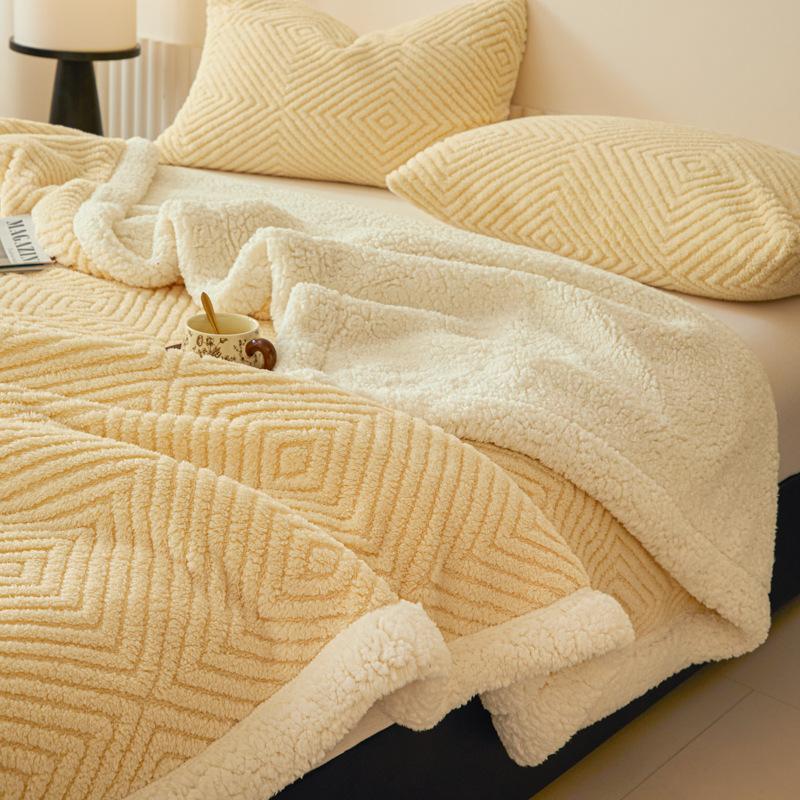 New Jacquard Double layer Lamb Fleece Blanket for Autumn and Winter Thickened Comfortable Cotton Fleece Blanket