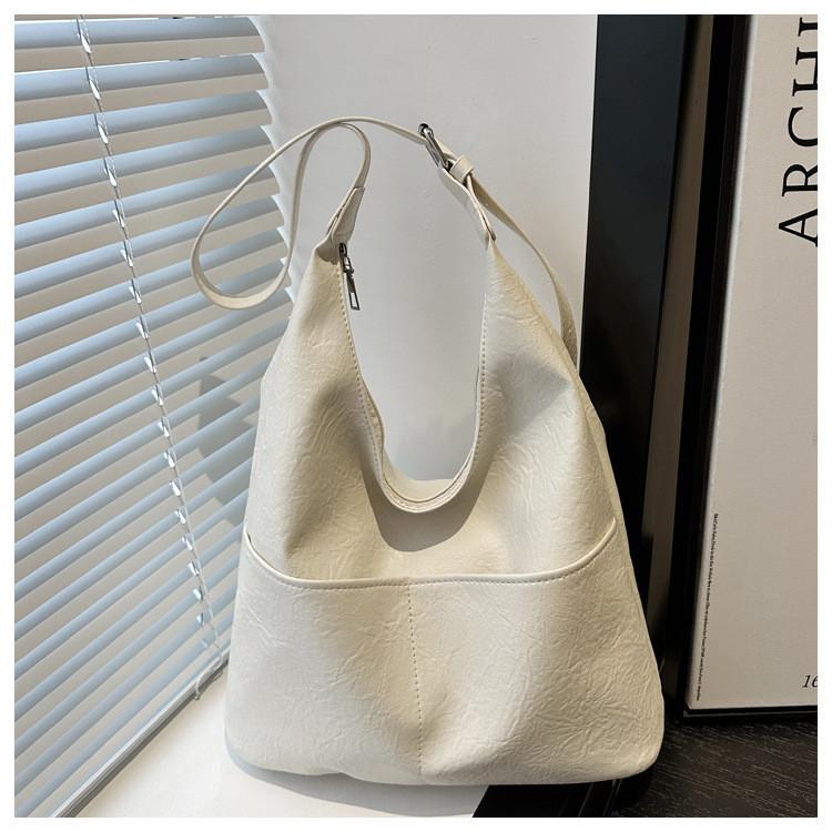 Pu Leather Shoulder Bag For Women With Large Capacity And Zipper Closure For Daily Use
