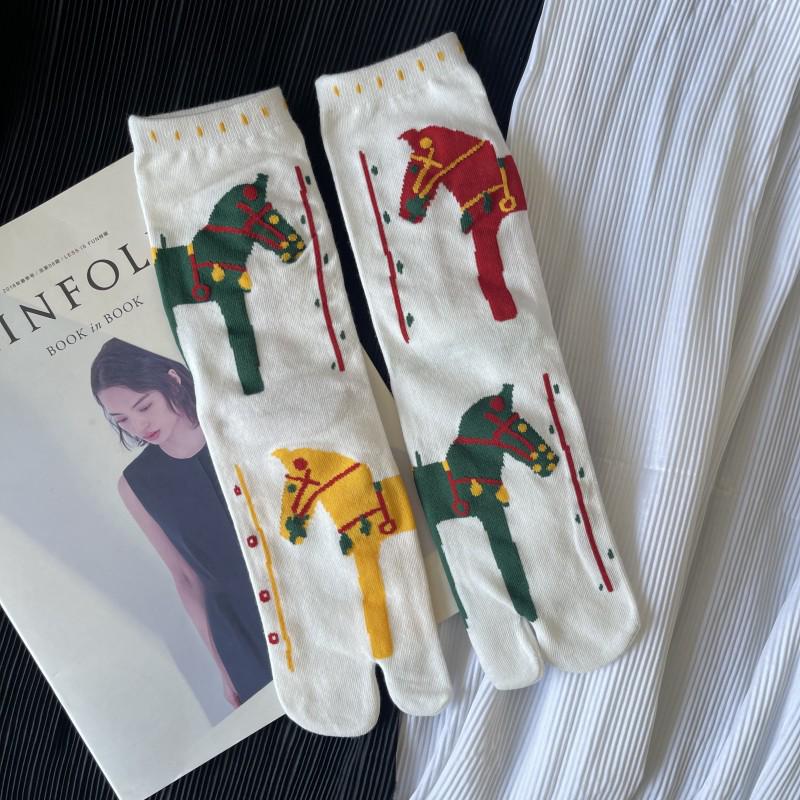 Trendy Japanese Multi-Color Jacquard Floral Tabi Socks - Cute Split-Toe Mid-Calf Design