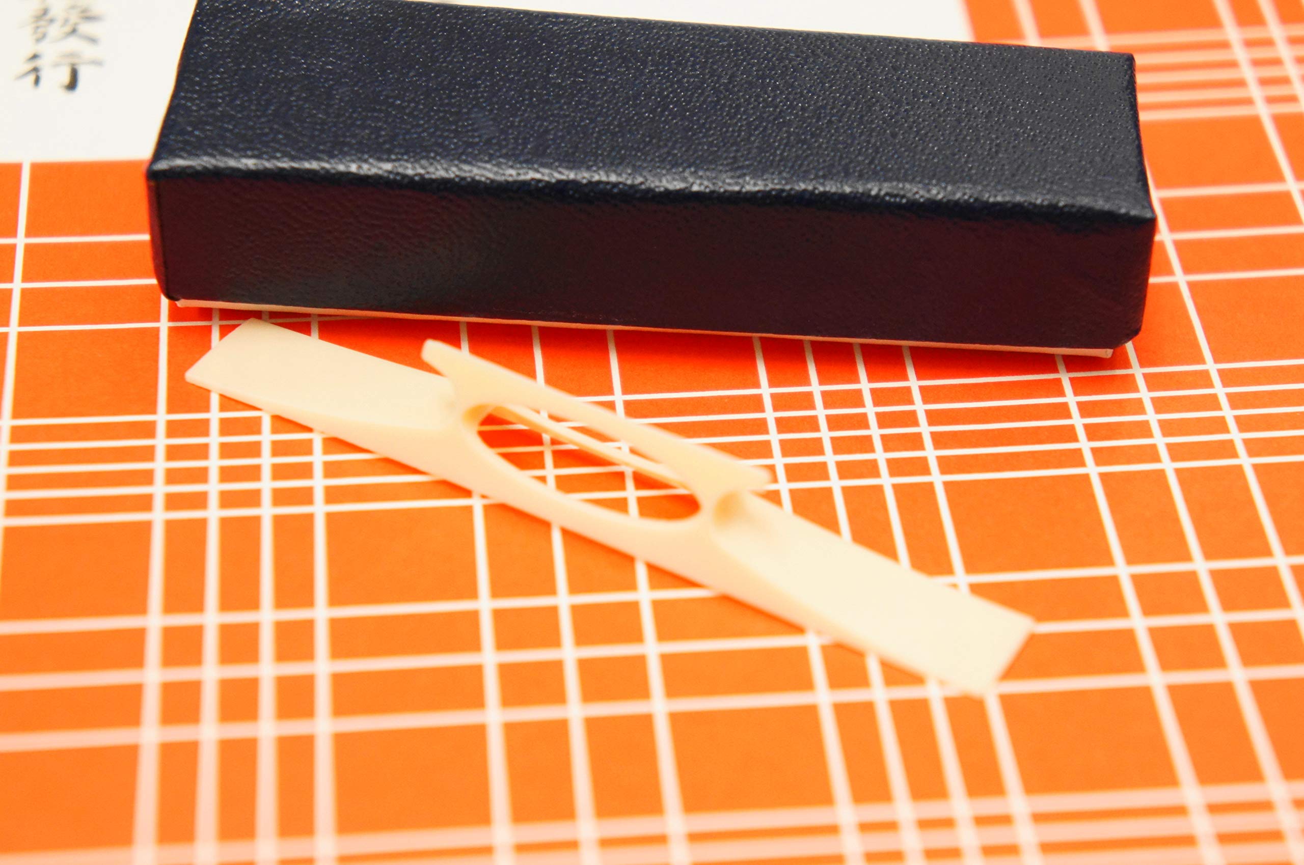 Nagauta Plastic Bridge bu with string guide Individually packaged in a box (Single Item) (3.5 height) /