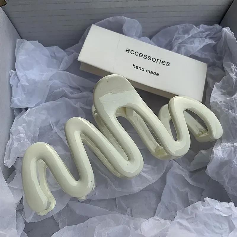 Nové barevné Jelly Wave Hair Claw Vlásenka Ženy Dívky Módní Design Korejský Sladký Jednoduchý Nepravidelný Spona do vlasů Pokrývky hlavy