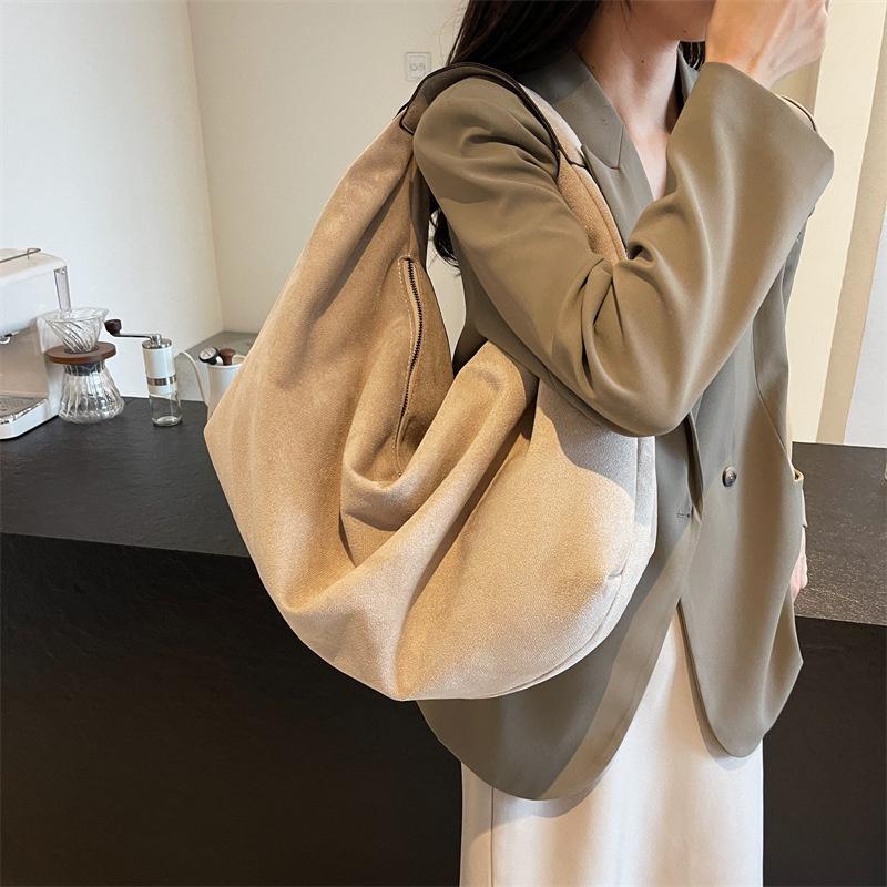 Women Half Moon Bags Large Capacity Hobo Shopper Bag High Quality Soft Faux Suede Bag Fashion Korean Female Underarm Tote Bags
