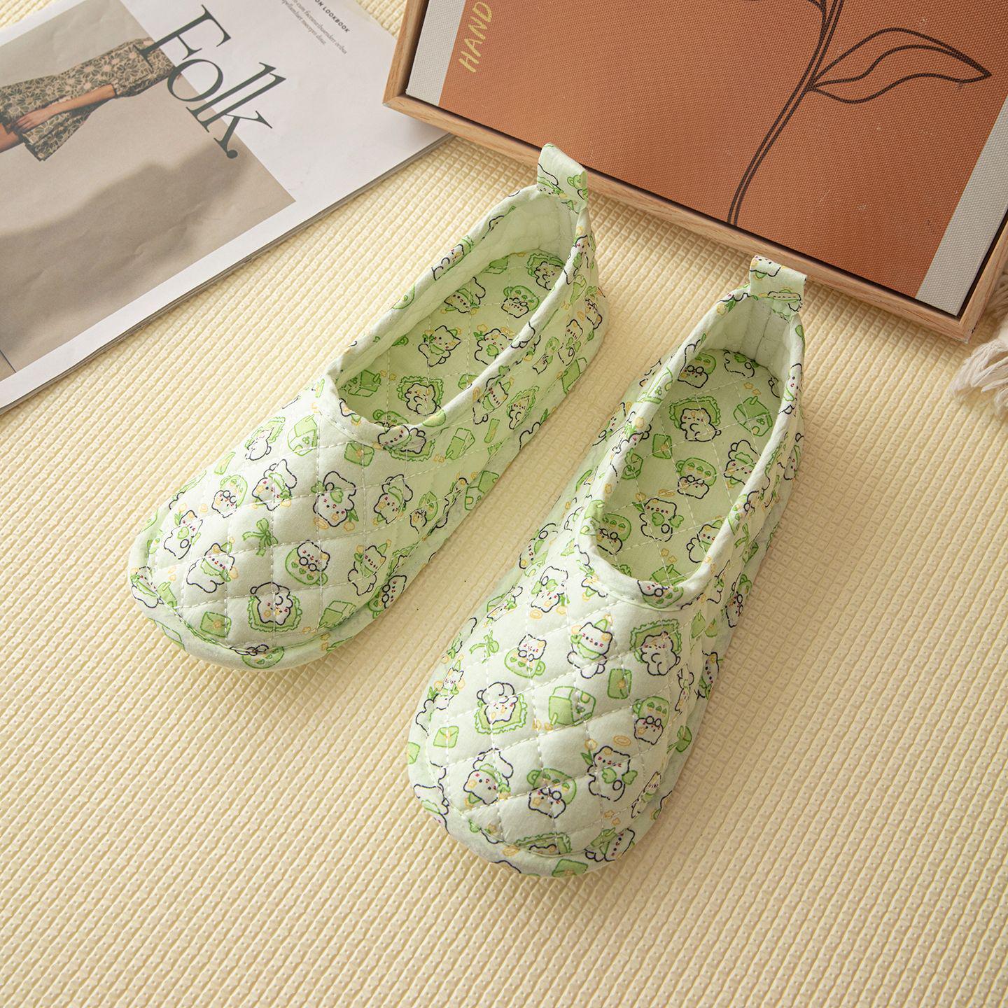 

Cotton Crawling Mat Shoe Covers: Breathable, Full-Wrap Slippers for All Seasons 35/38