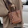 Premium niche bag women's autumn and winter 2025 new retro leopard print shoulder messenger bag women's portable bucket bag