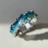 Huitan Einzigartiges Design Ozeanwelle Blaue Emaille Ringe für Damen Kupferfarbe Exquisite Sommerurlaubs-Accessoires Statement-Schmuck