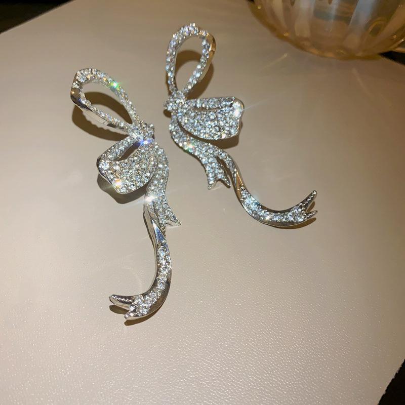 

Silver Needle Diamond Bow Long Fringed Earrings Cold Wind Earrings Light Luxury High-end Earrings Women