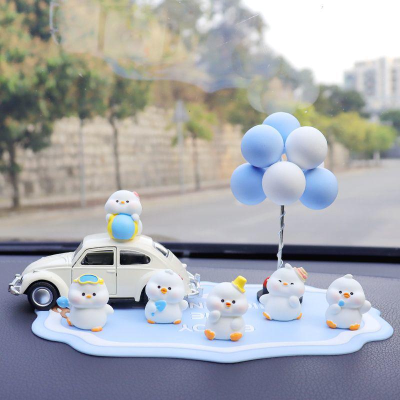 Cute Cartoon Duck Car Ornaments: Creative Interior Accessories