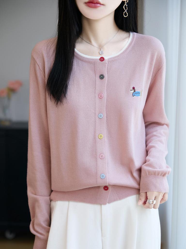 Elegant Round Neck Wool Cardigan with Eye-Catching Embroidery and Colorful Buttons, Perfect for Spring and Autumn Commutes.