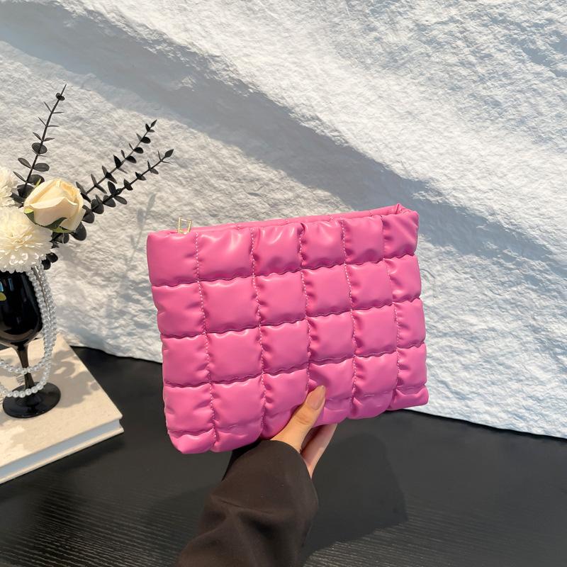 Cloud Embroidery Thread Large-Capacity Casual Pleated Makeup Bag, Convenient Storage Bag, Fashionable Foreign Style Clutch