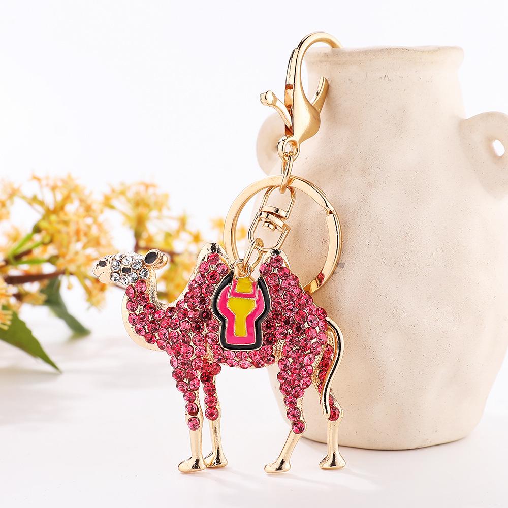 Strasskamel Nyckelring: Kreativt djurpendant för män och kvinnor