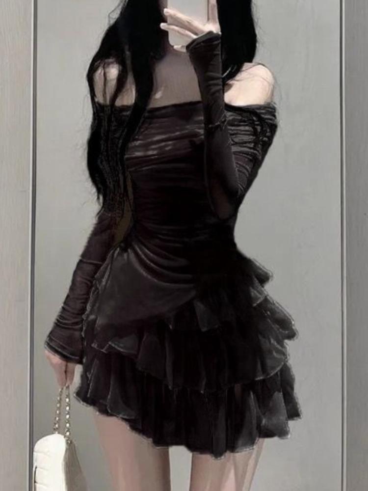 

Сексуальный комплект из двух предметов с открытыми плечами, женские однотонные плиссированные топы, футболка + мини-юбки, женские корейские модные сказочно-шикарные вечерние костюмы 2024 M чёрный